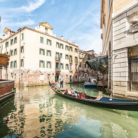 Casanova Fenice - Canal View Venetië Buitenkant foto