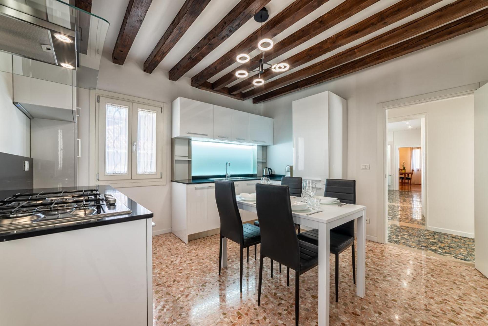 Casanova Fenice - Canal View Venetië Kamer foto